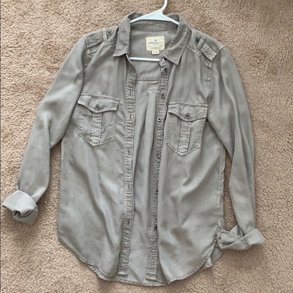 American eagle grey button up
